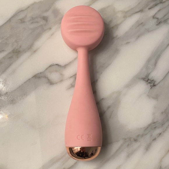 PMD Clean Blush Pink Cleansing Device with Gold Detail - Picture 2 of 2